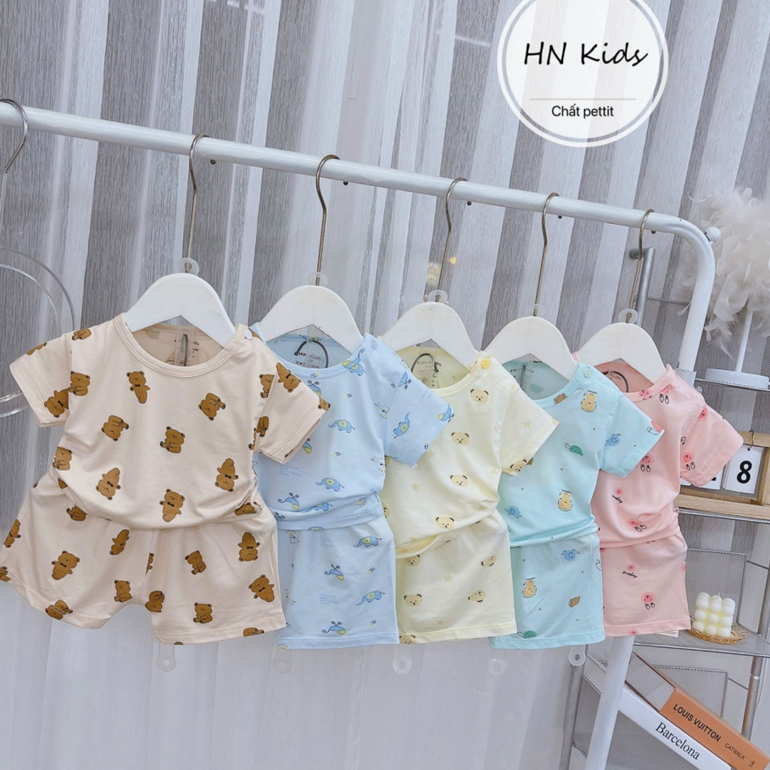 Bộ cộc tay cho bé khuy cài vai, bộ quần áo cộc tay cho bé trai, bé gái chất vải petit thoáng mát