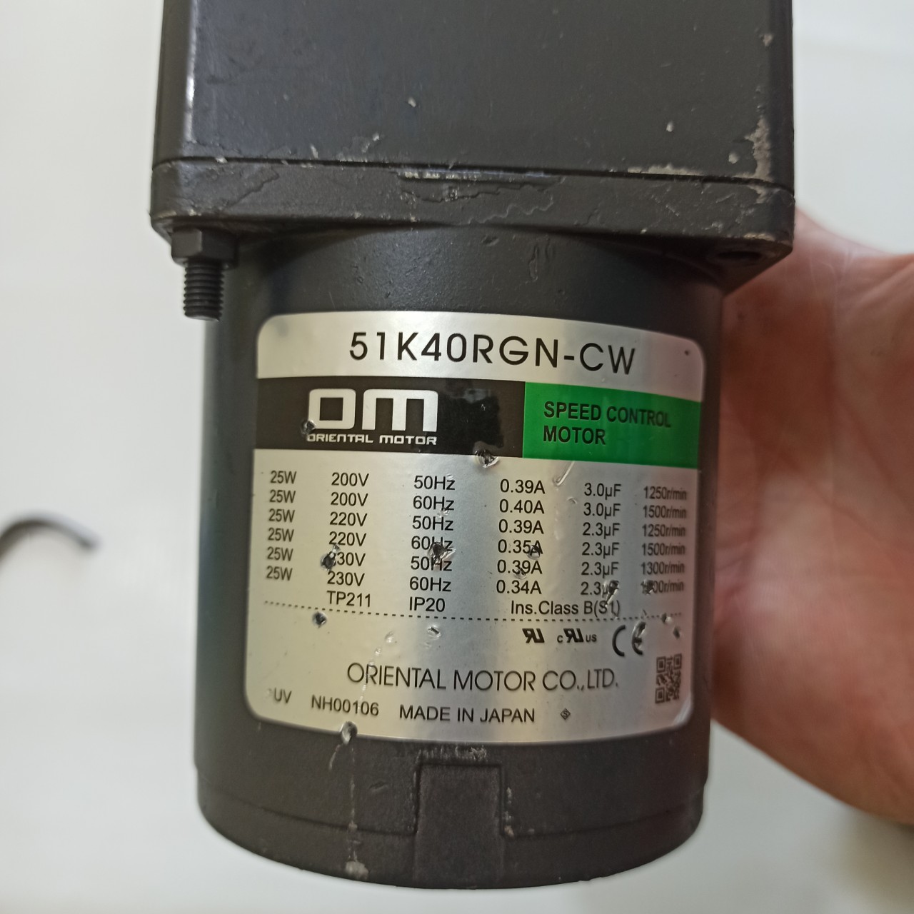 Mô tơ giảm tốc 220v-25w hàng Nhật bãi chế máy nướng, máy quay tự động (tặng kèm đầu trục)