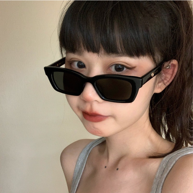 Mắt kính mát thời trang nam nữ