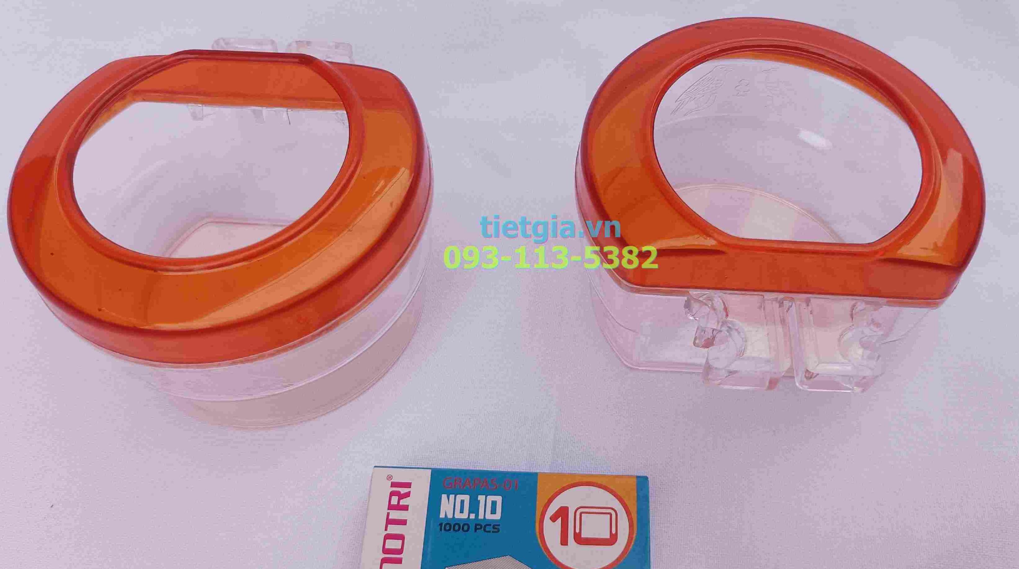 B06 - 10 cái hủ bán nguyệt đựng thức ăn nước uống chim cu gáy, d8cm r6.5cm c5.5cm