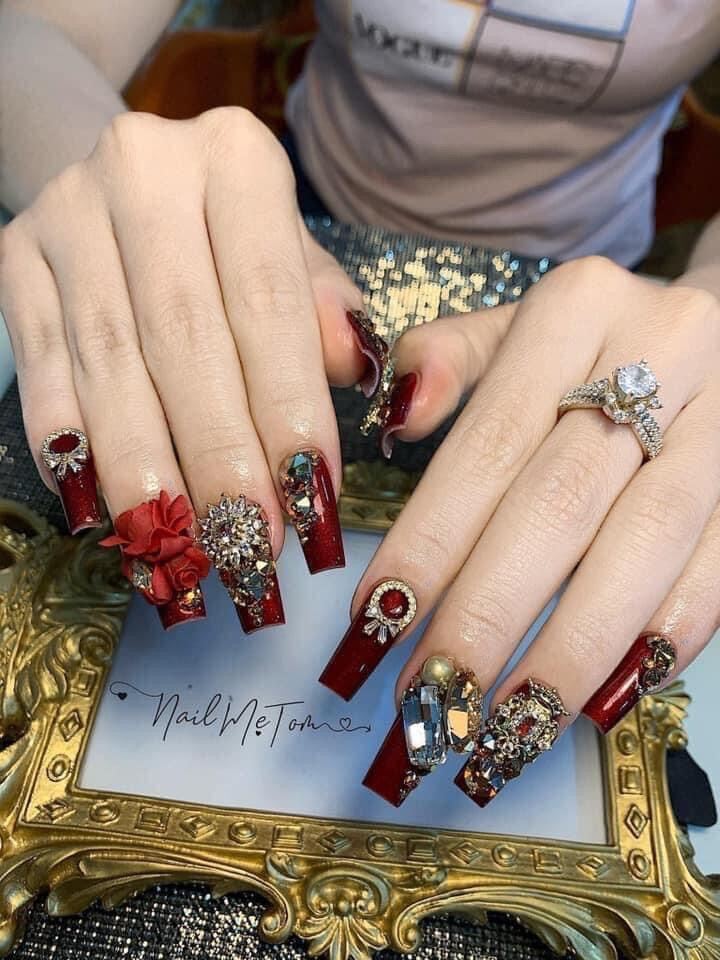 Móng thiết kế đẹp y hình.