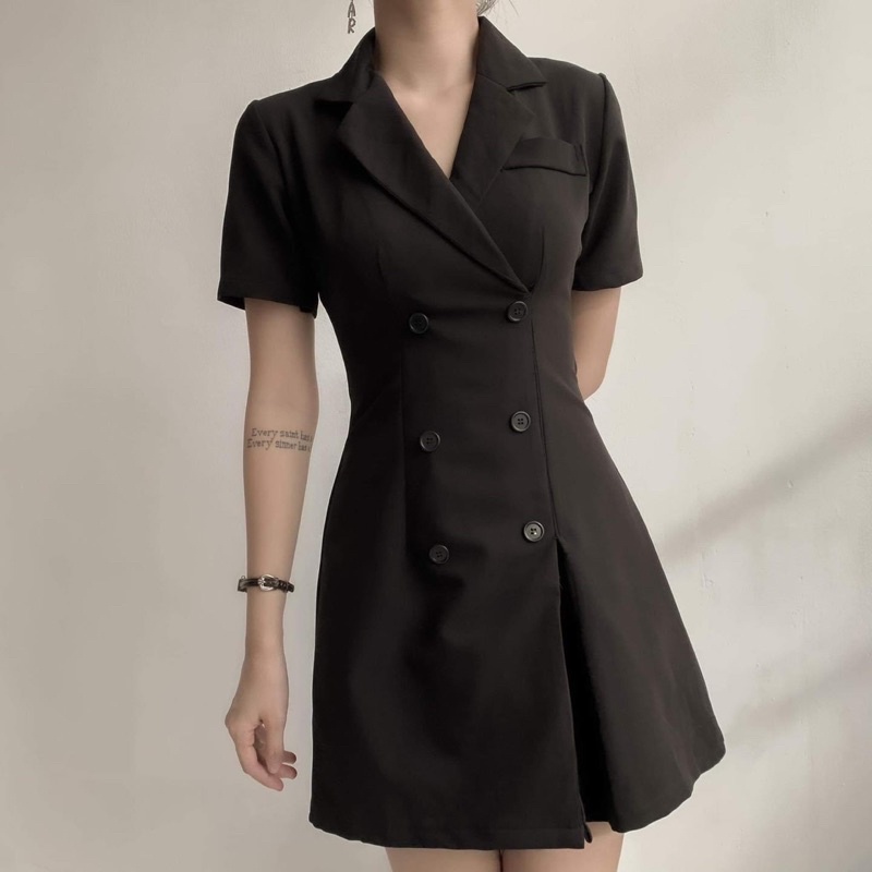 Đầm vest đen kết nút