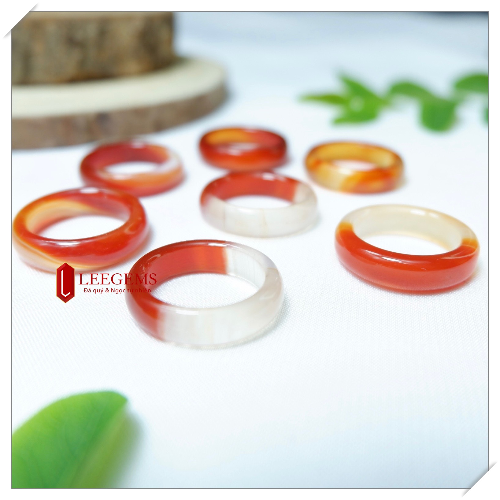 Nhẫn đá chalcedony tự nhiên nhiều màu siêu giảm giá