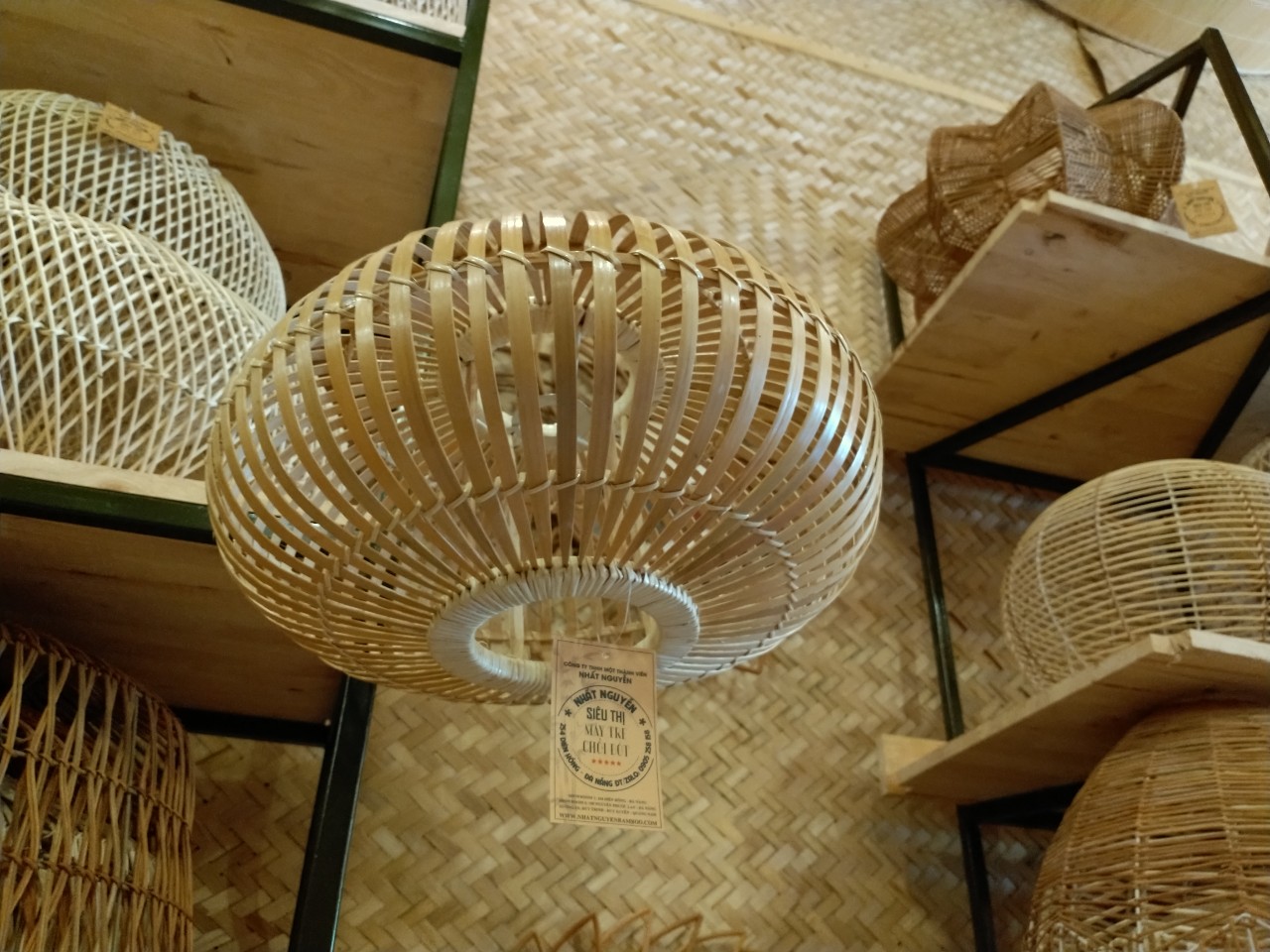 Chao đèn mây tre đèn tre bí ngô song tại nhatnguyenbamboo.com