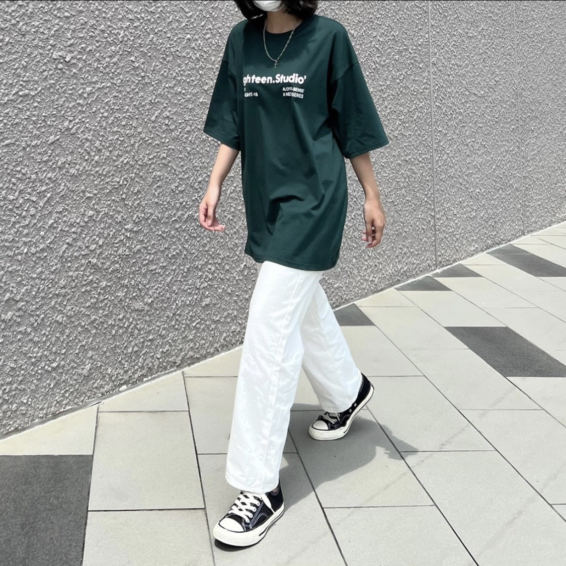 Áo thun tay lỡ xanh lá eighteen nam nữ