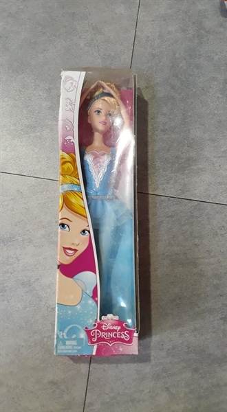 Búp bê công chúa Disney Princess - Cinderella hộp