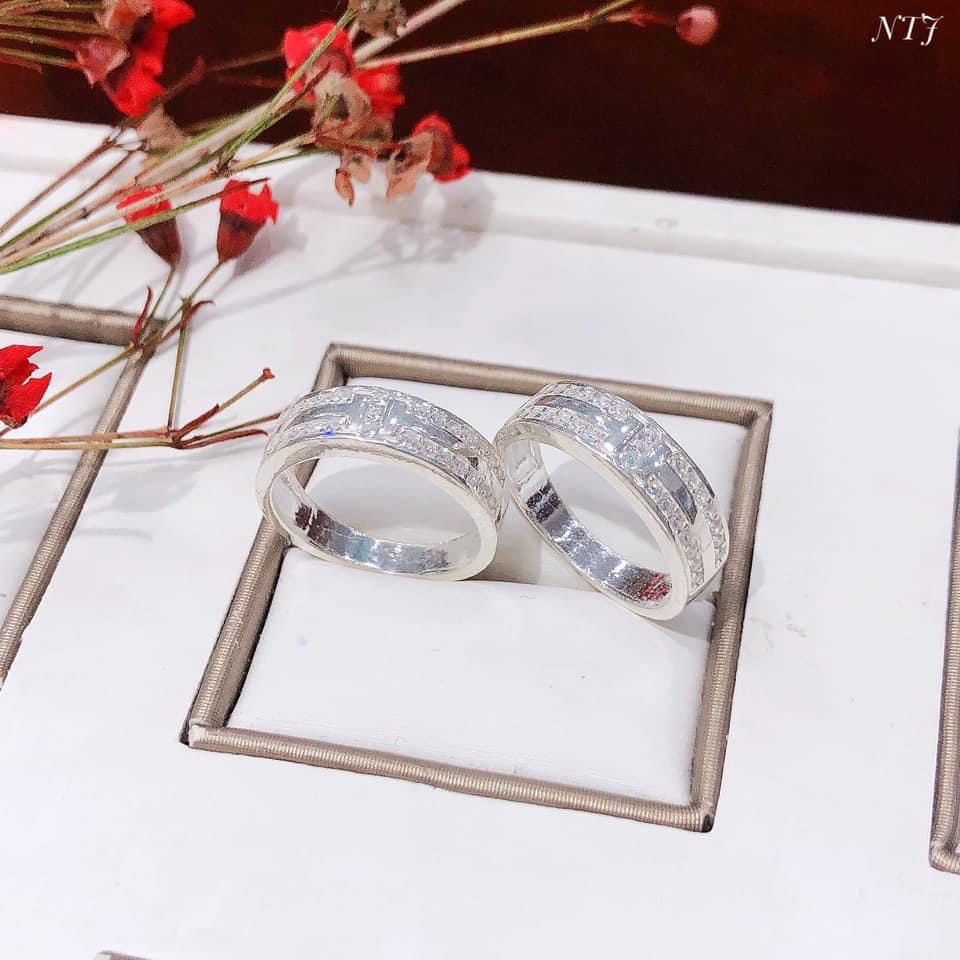 Nhẫn đôi bạc nam nữ, nhẫn cặp tình yêu đính đá cao cấp - Kho sỉ bạc Nhất Linh