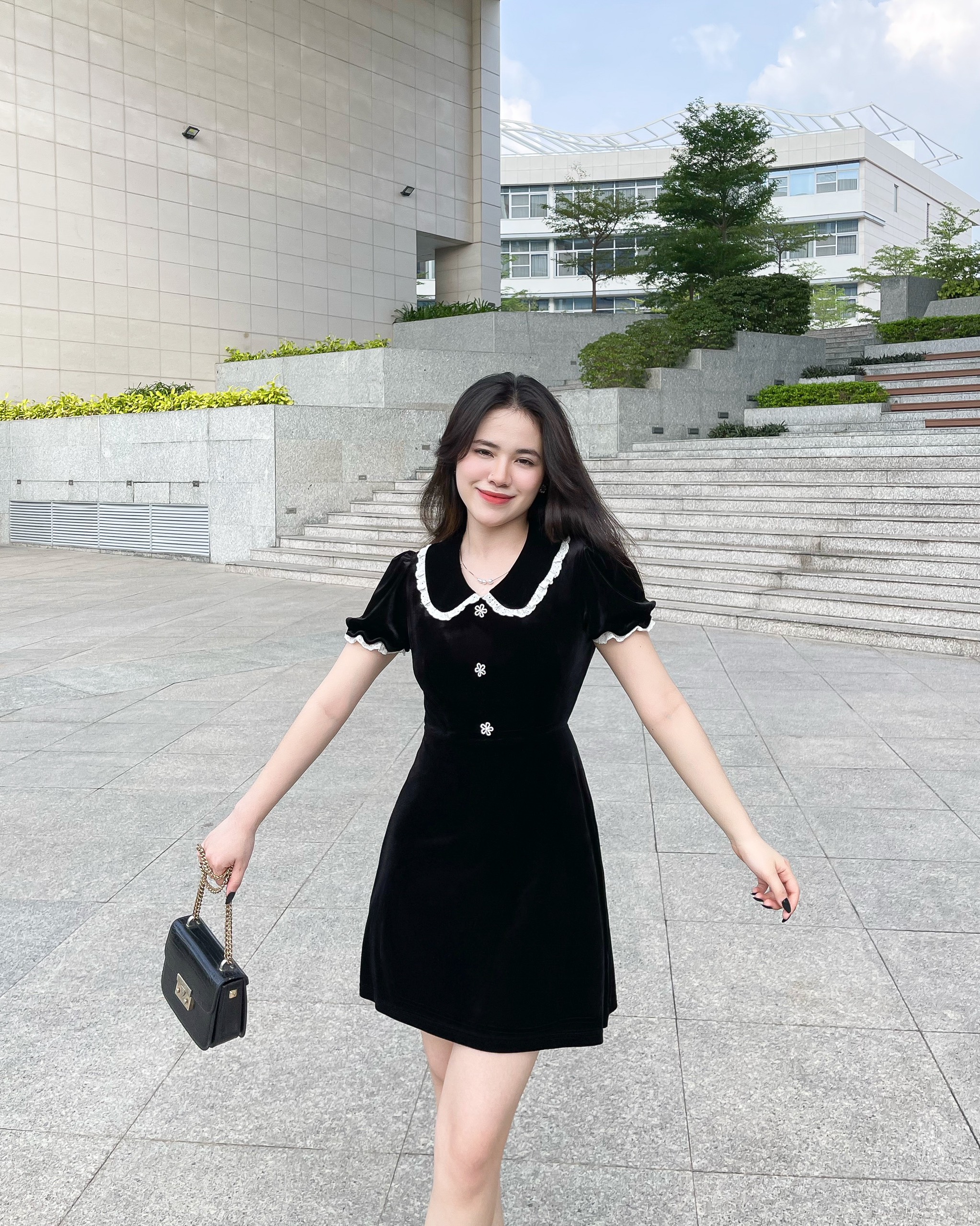 Zareen | đầm nhung viền ren tay phồng dax56