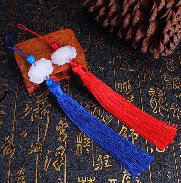 (HCM) Dây Treo Cổ Trang Mặt Hoa Sen Dây Tua Rua Nhiều Màu