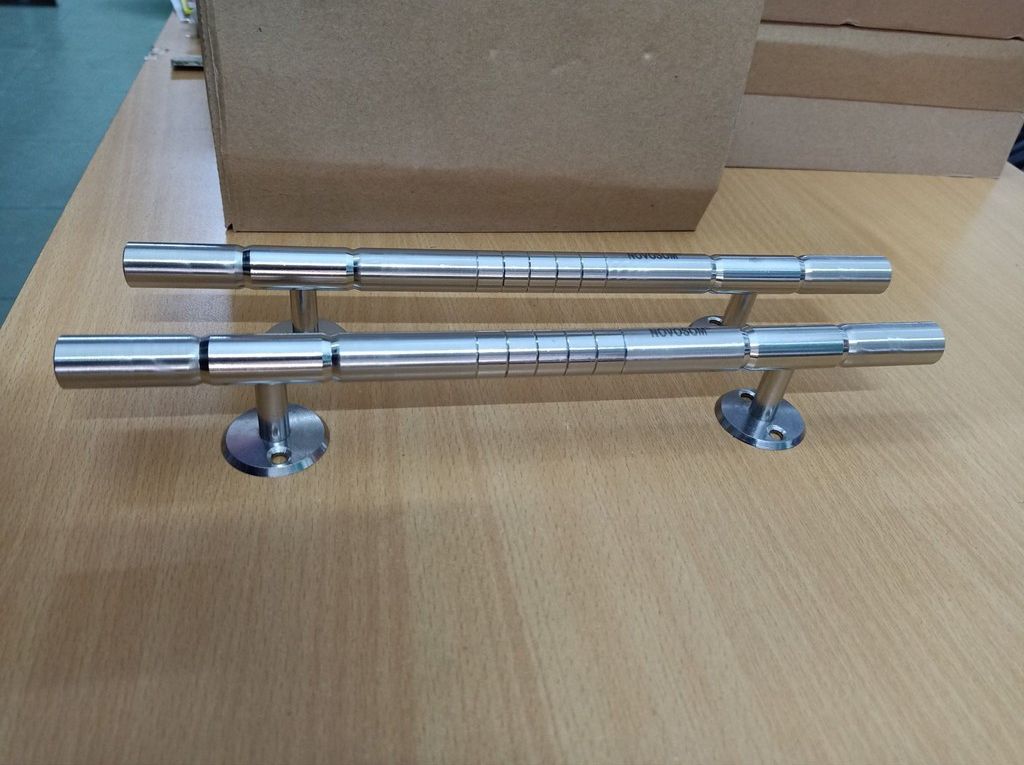 Tay nắm tp inox đặc dài 1t8
