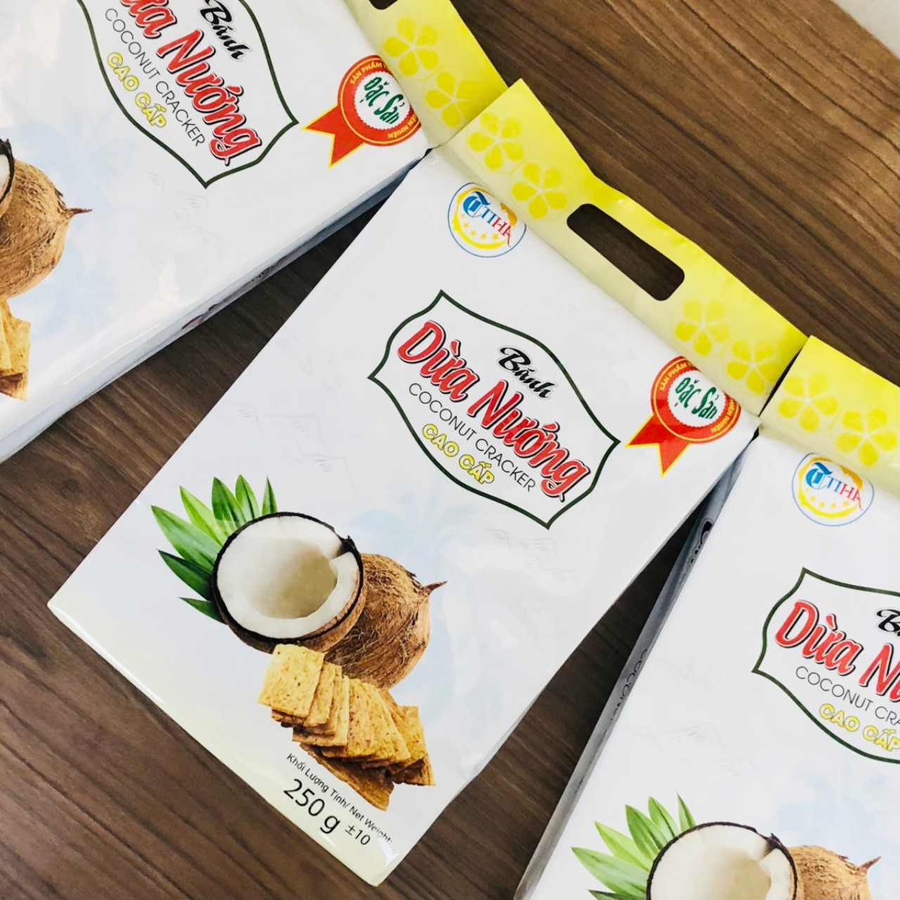 Bánh dừa nướng cao cấp - 250gr -titiha - đặc sản quảng nam