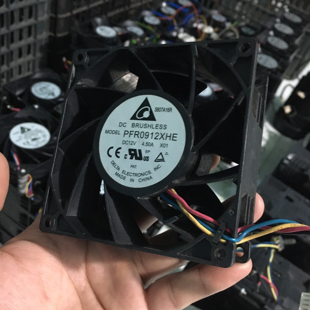 Quạt fan 12V 9x3.8cm phản lực cực mạnh