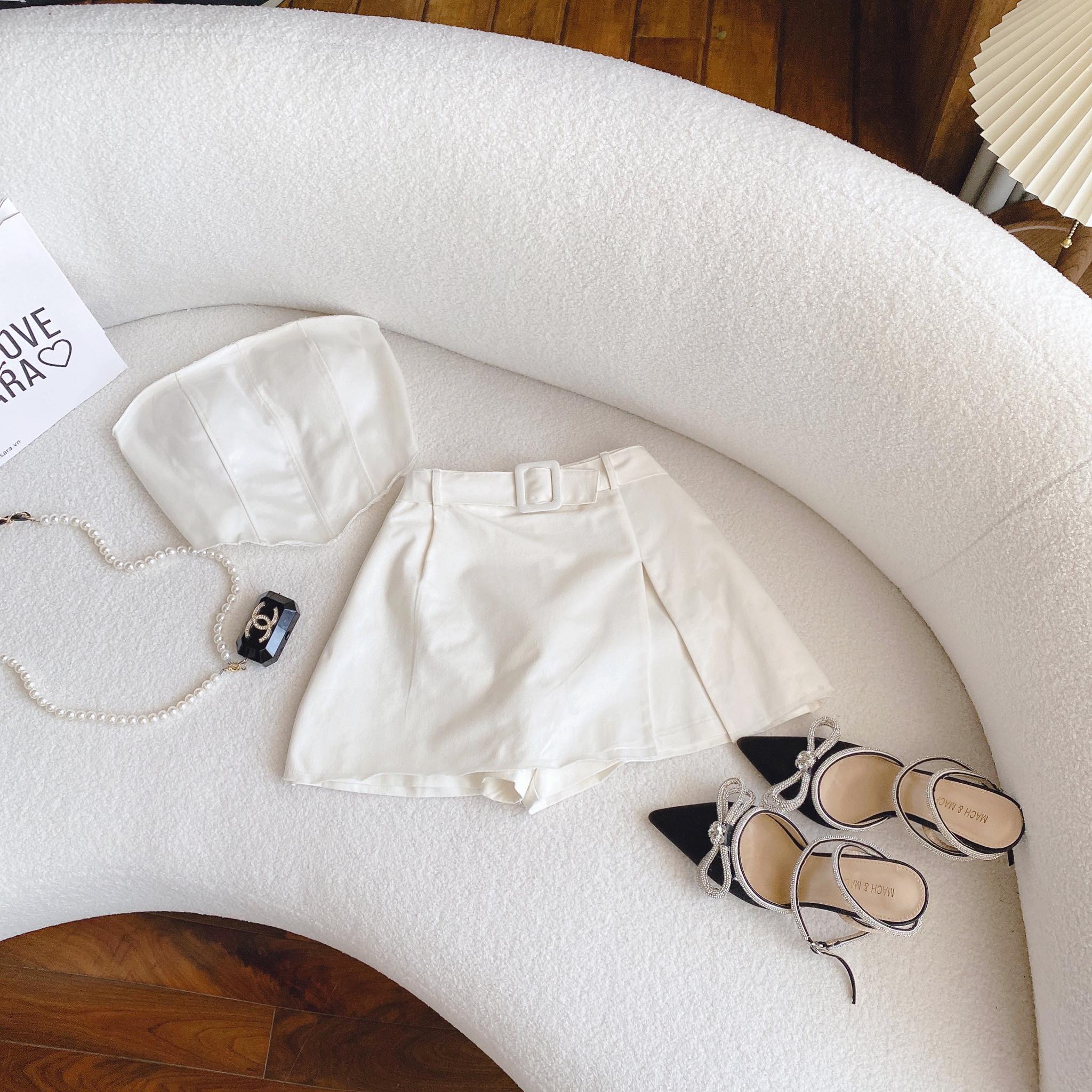 Set ống trắng tưa vải + váy quần kaki trắng xẻ