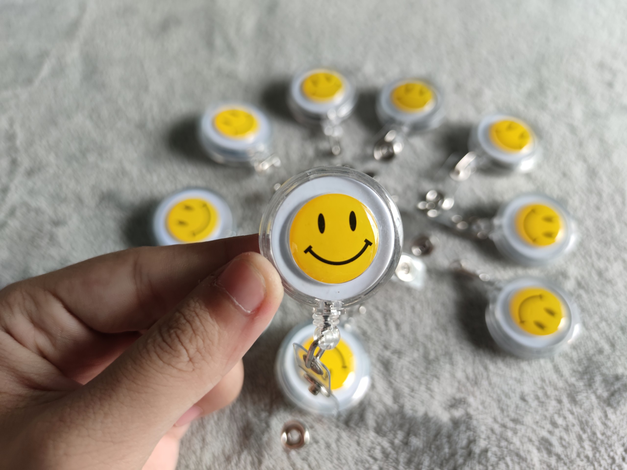 [HCM]Dây Đeo Thẻ Sinh Viên Thẻ Học Sinh Thẻ Đi Làm Hình Mặt Cười (Trắng)