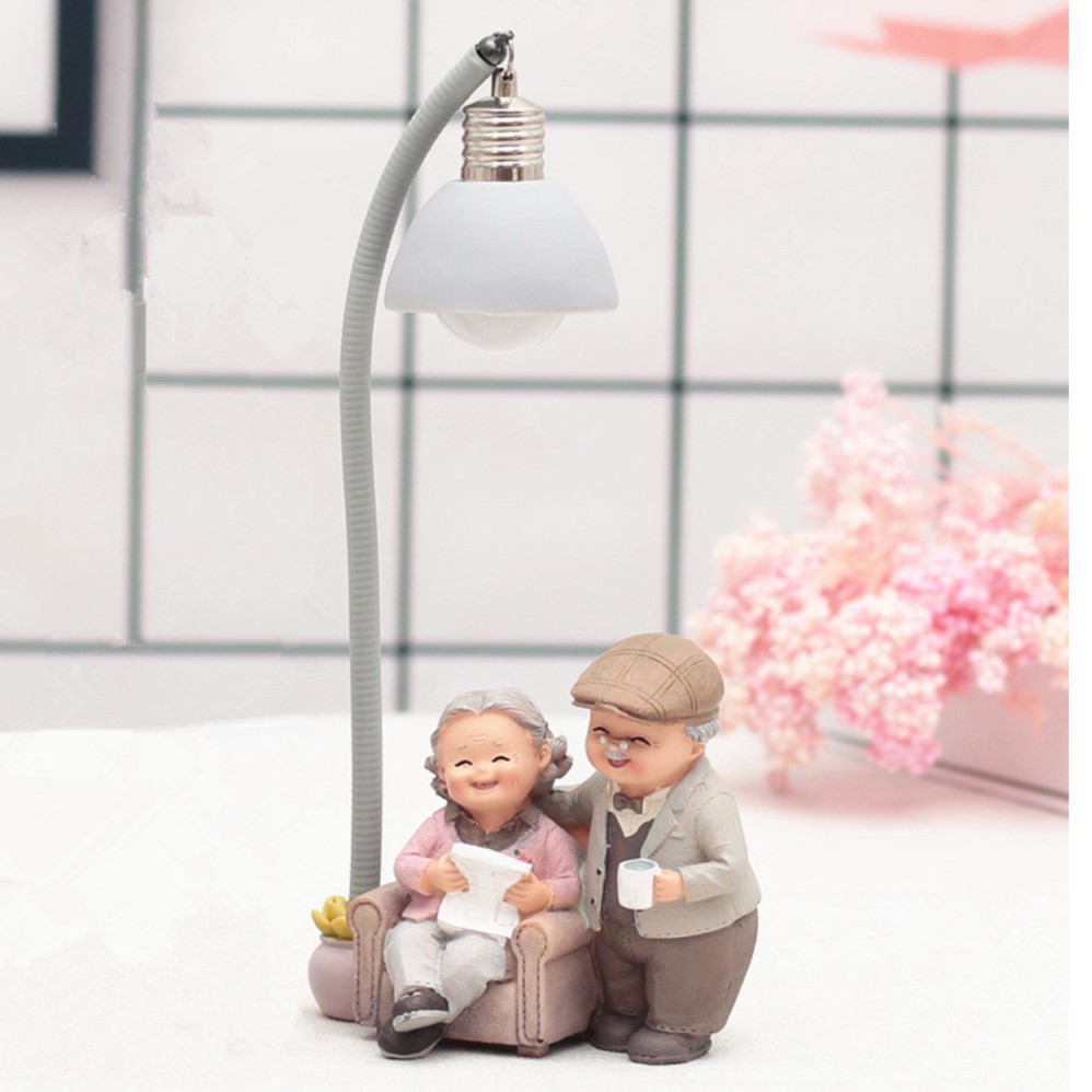 Tượng trang trí ông bà anh có đèn sáng làm quà tặng trang trí lưu niệm