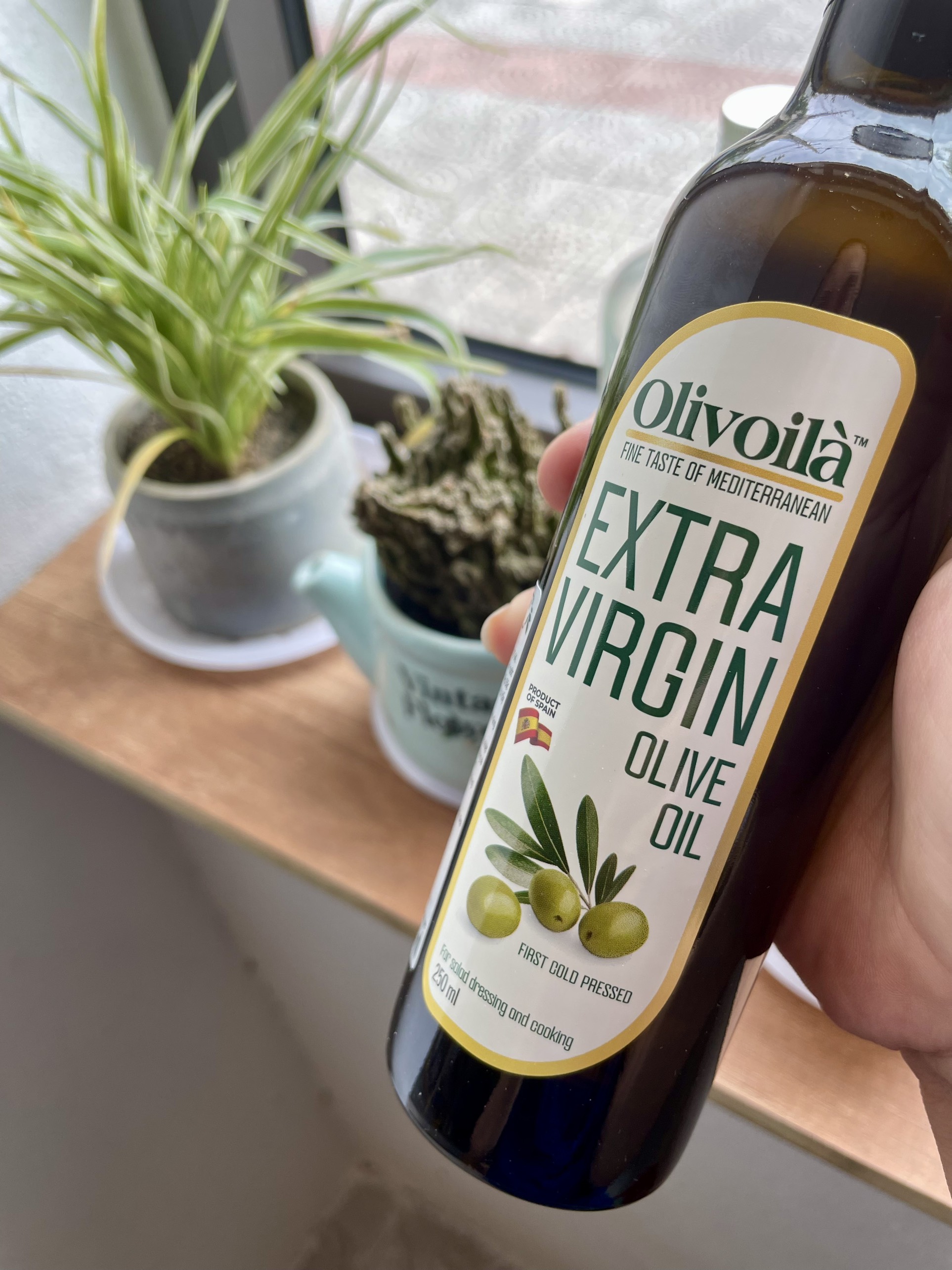 Pure olive oil, Olivoila Extra Virgin brand, genuine imported