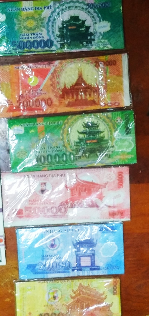 1 cây tiền vàng mã