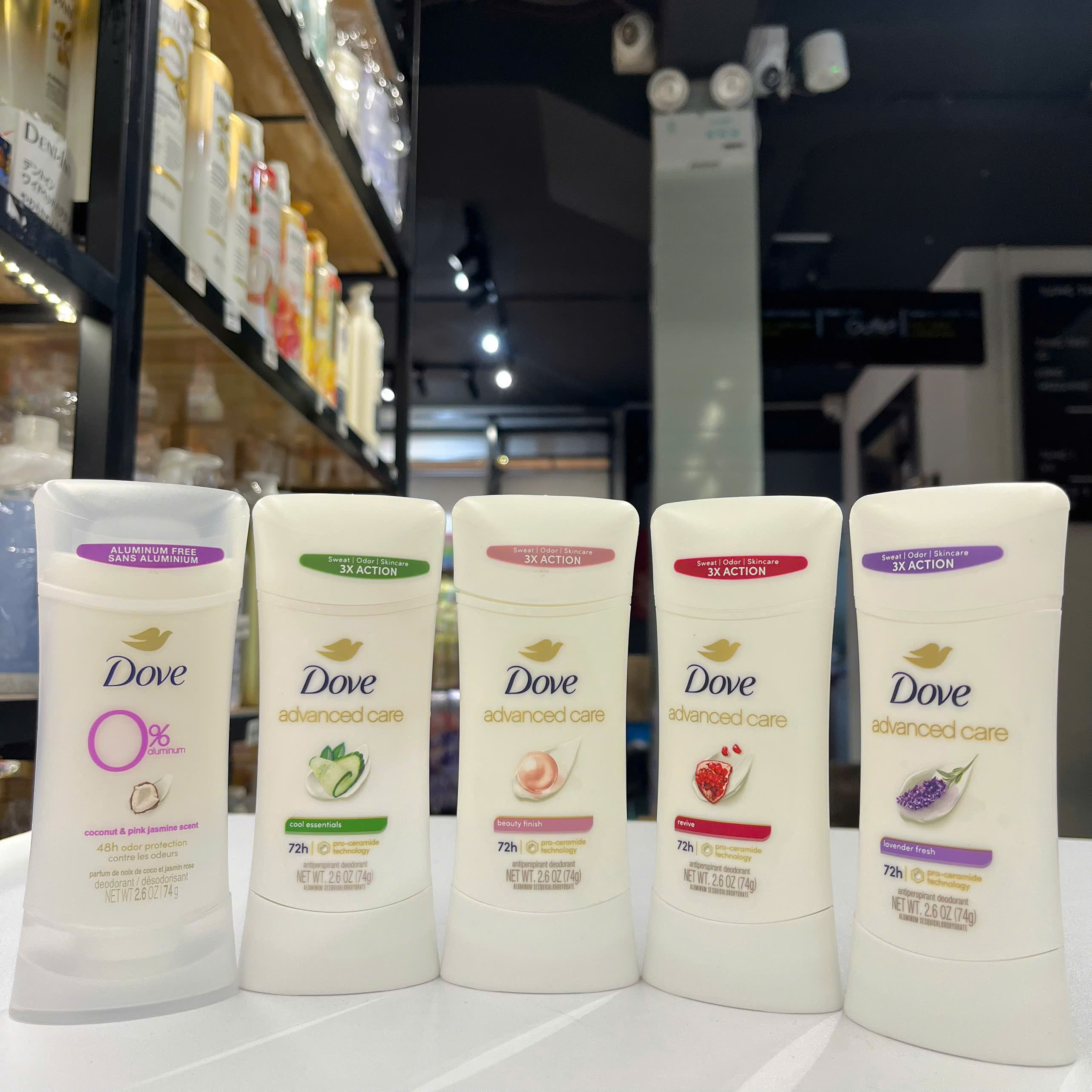   Đủ mùi  Lăn Khử Mùi Nữ Dove Dạng Sáp Dưỡng Da Cánh Sáng Mịn 74g 