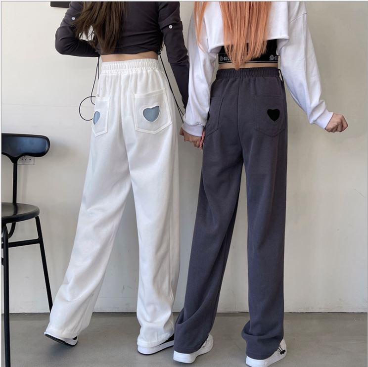 Quần Jogger nữ in hình trái tim vải nỉ -2 màu