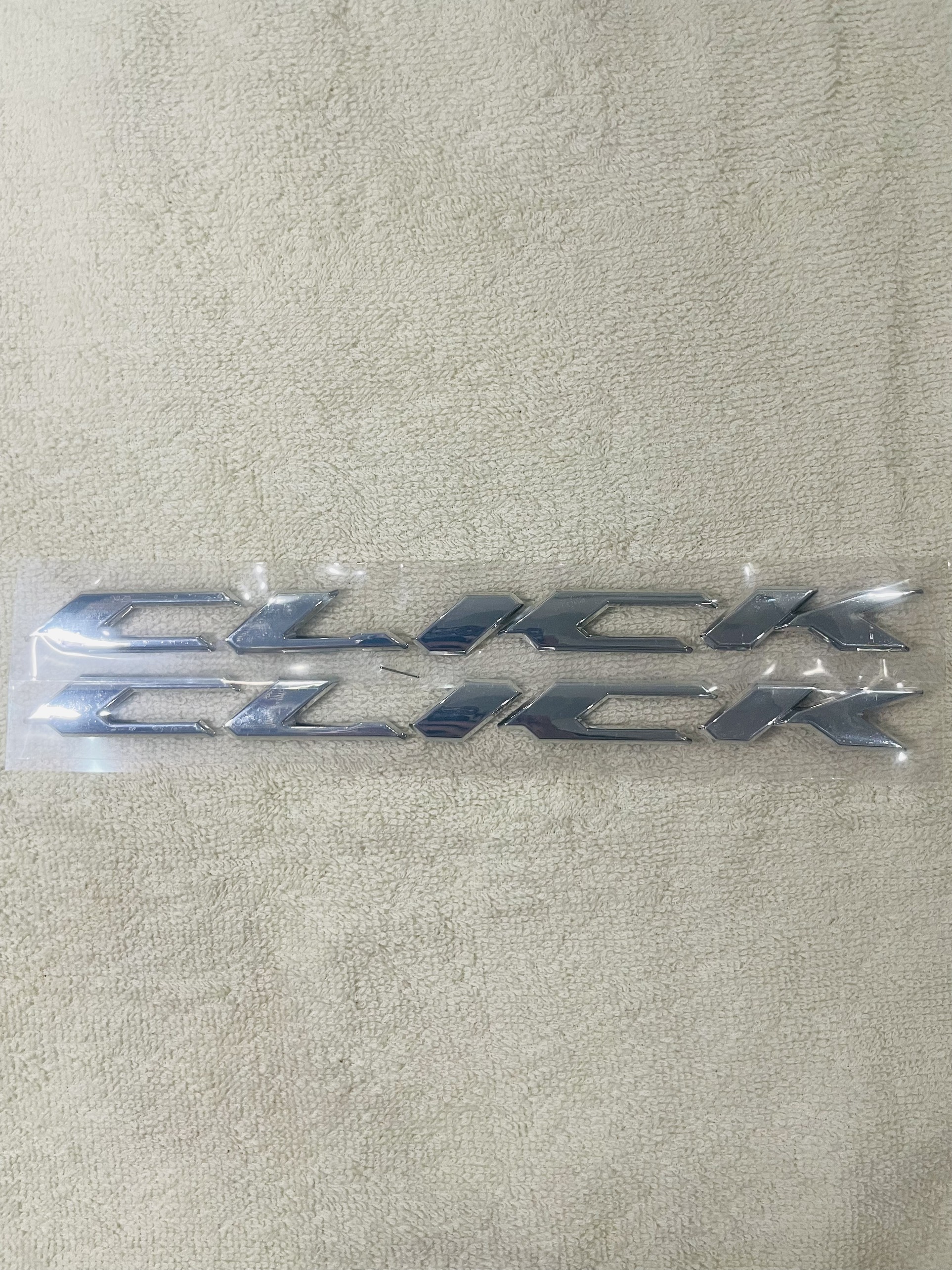  Cặp 2 tem zin dán xe máy nhựa cứng logo Click màu bạc chuẩn zin theo xe siêu sắc nét 