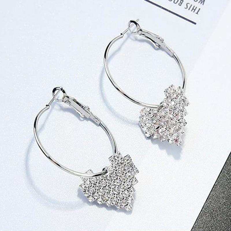 Bông tai trái tim đính hạt nhân tạo hot hit tại gian hàng happyshop92 hap2032