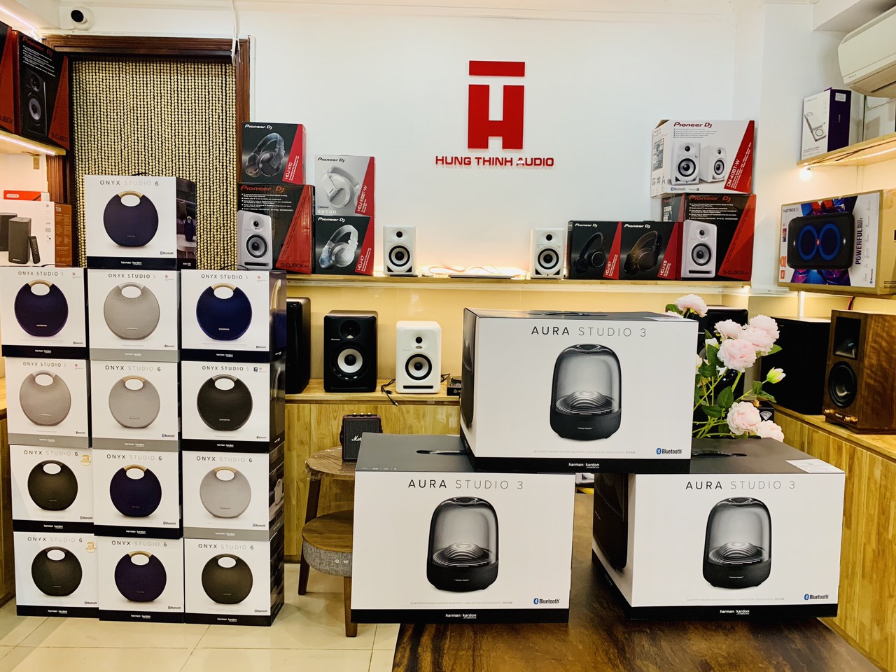 Loa Harman Kardon Aura Studio 3