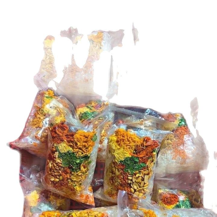 9 bịch bánh tráng trộn sa tế thập cẩm ngon của người Việt