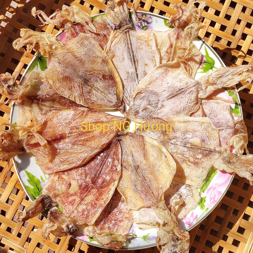Khô mực loại nhỏ, thịt ngọt dai, chiên nướng xé nhỏ chấm tương, hoặc nấu canh súp