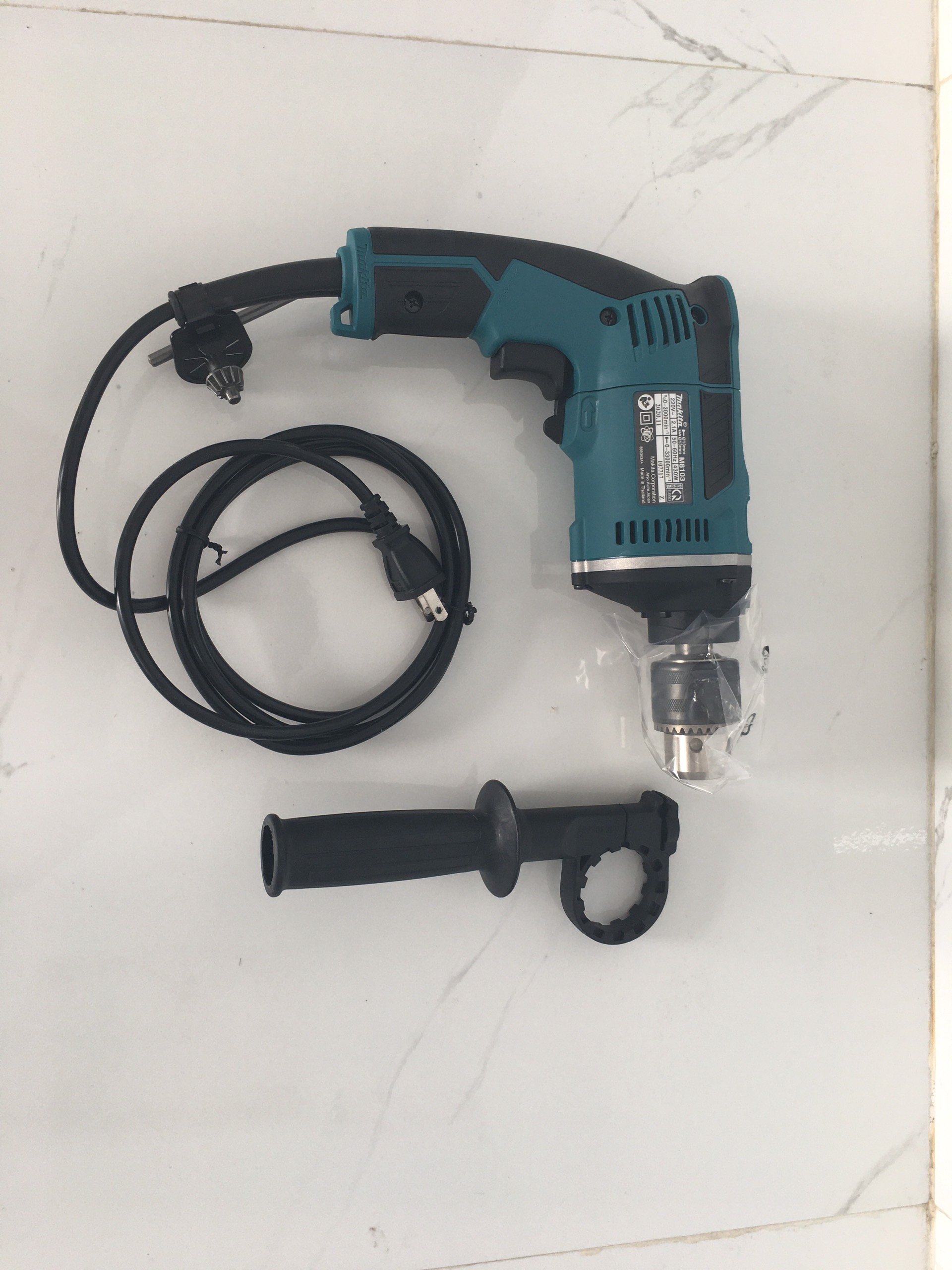 Máy khoan búa makita m8103b