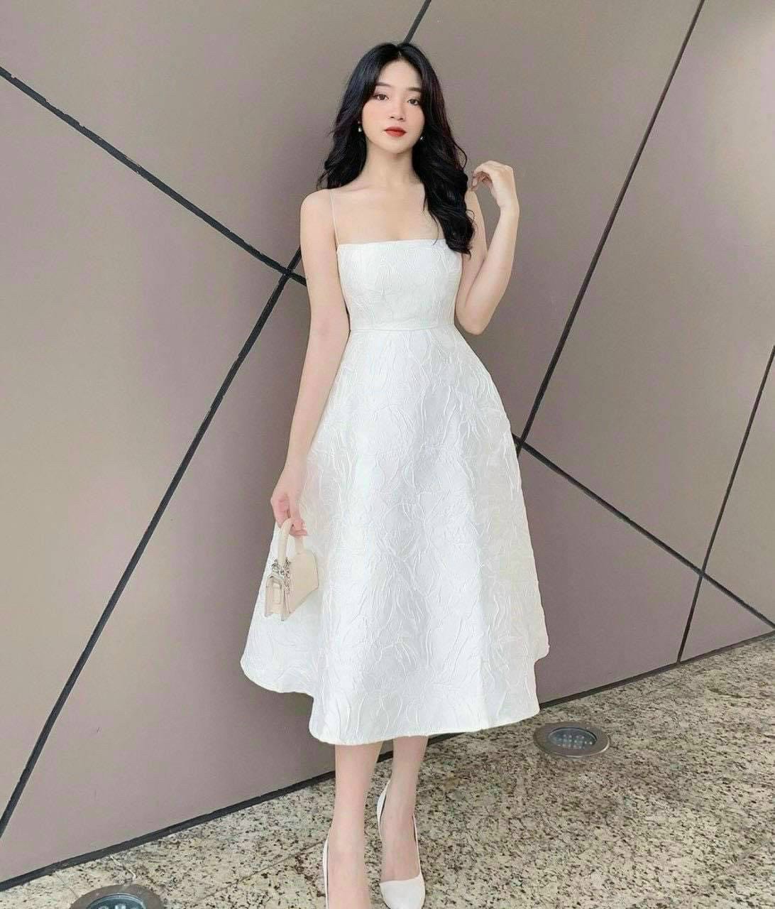 [video thật] Đầm gấm đi tiệc cao cấp dáng xòe hai dây có mút ngực freesize trắng đỏ kimhoa77