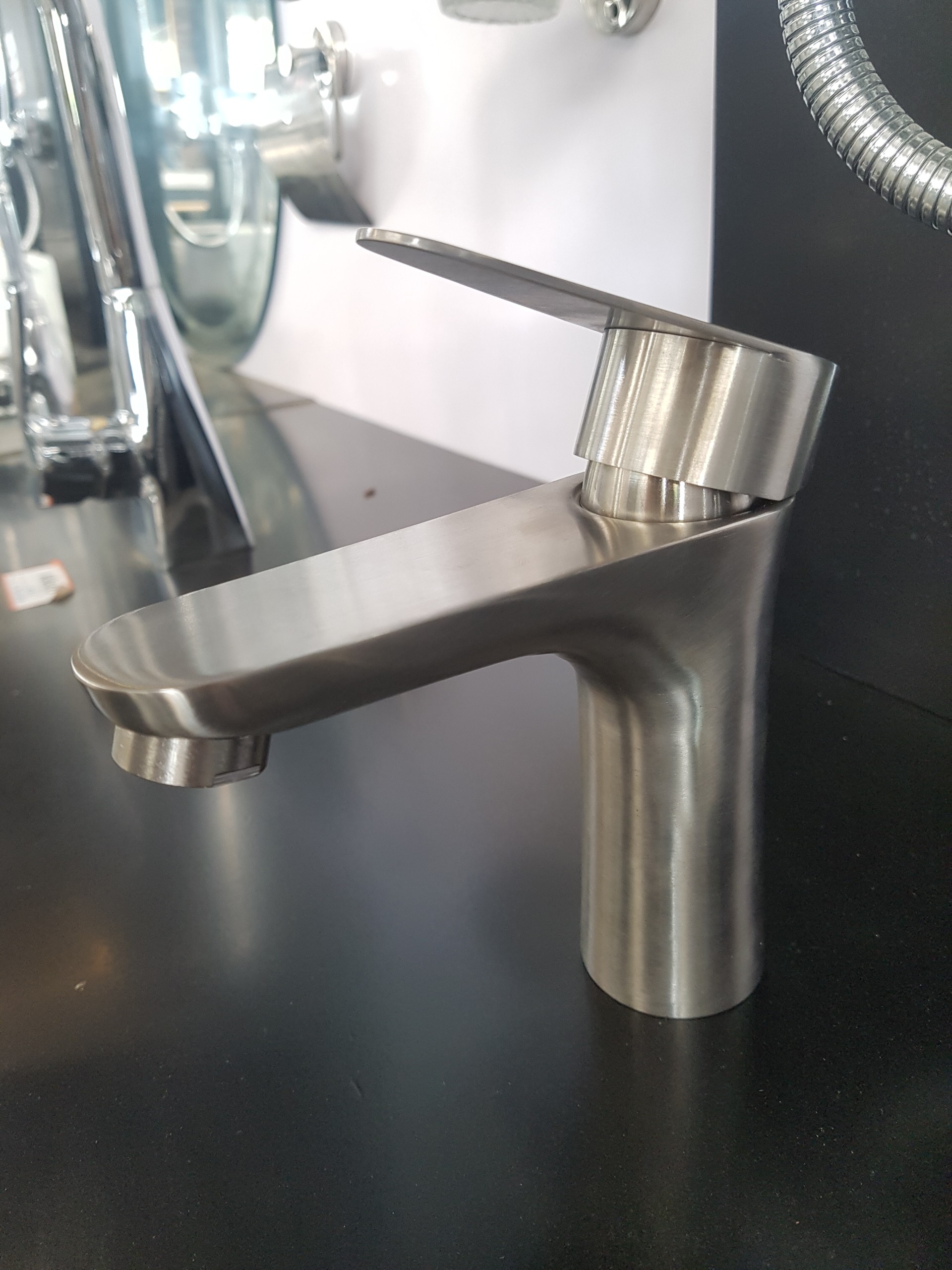 Vòi lavabo SUS 304, vòi lavabo nóng lạnh, vòi lavabo lạnh, vòi lavabo, vòi nước, vòi nước inox, voi nuoc, vòi rửa, vòi rửa tay, vòi chậu rửa mặt, vòi nước inox 304, vòi rửa mặt, vòi lavabo cao cấp, vòi chậu lavabo, vòi chậu rửa
