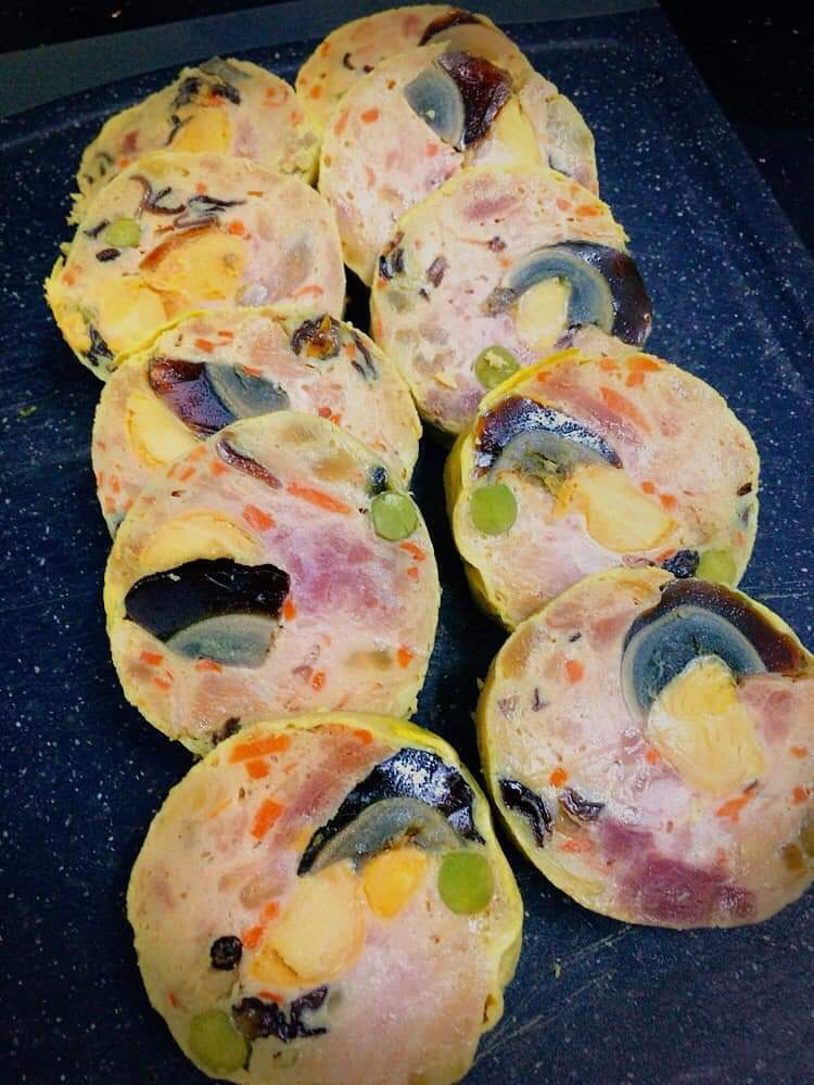 CHẢ HOA NGŨ SẮC (trứng muối+trứng bắc thảo) 500gr