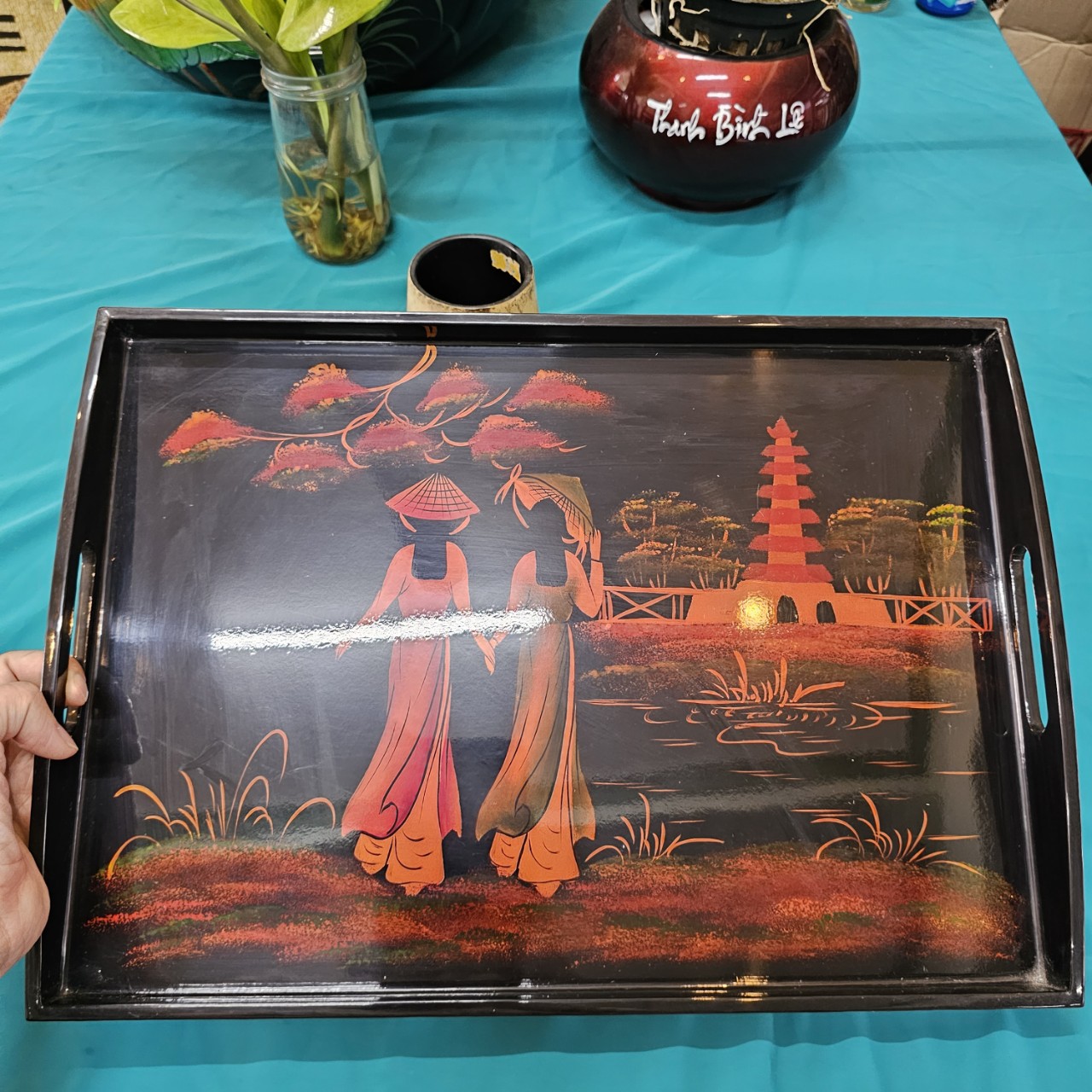 Khay gỗ sơn mài cao cấp vẽ cô gái áo dài size 39x28x6 cm đẹp mắt, sang trọng, quà tặng ý nghĩa