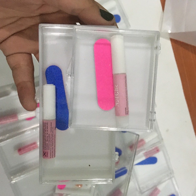 [HCM]combo hộp dài đựng móng úp + dũa + keo dán móng 2g