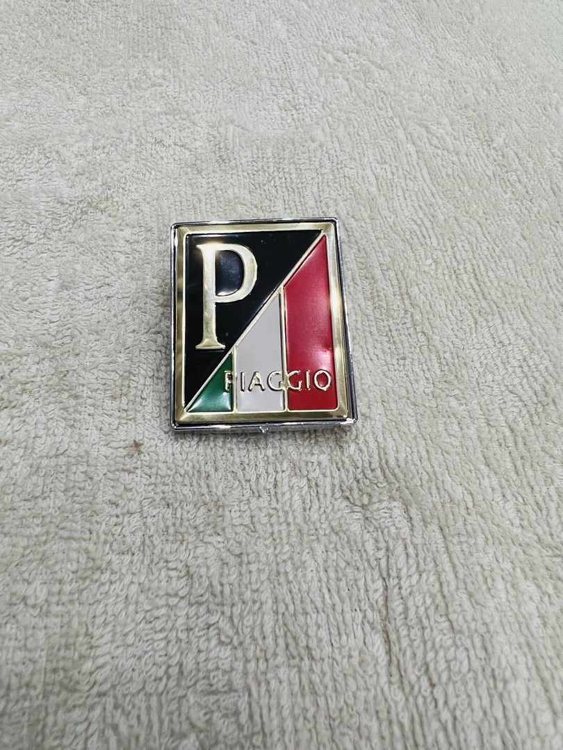 Logo vespa piaggio mẫu cờ Ý hàng zin cực đẹp