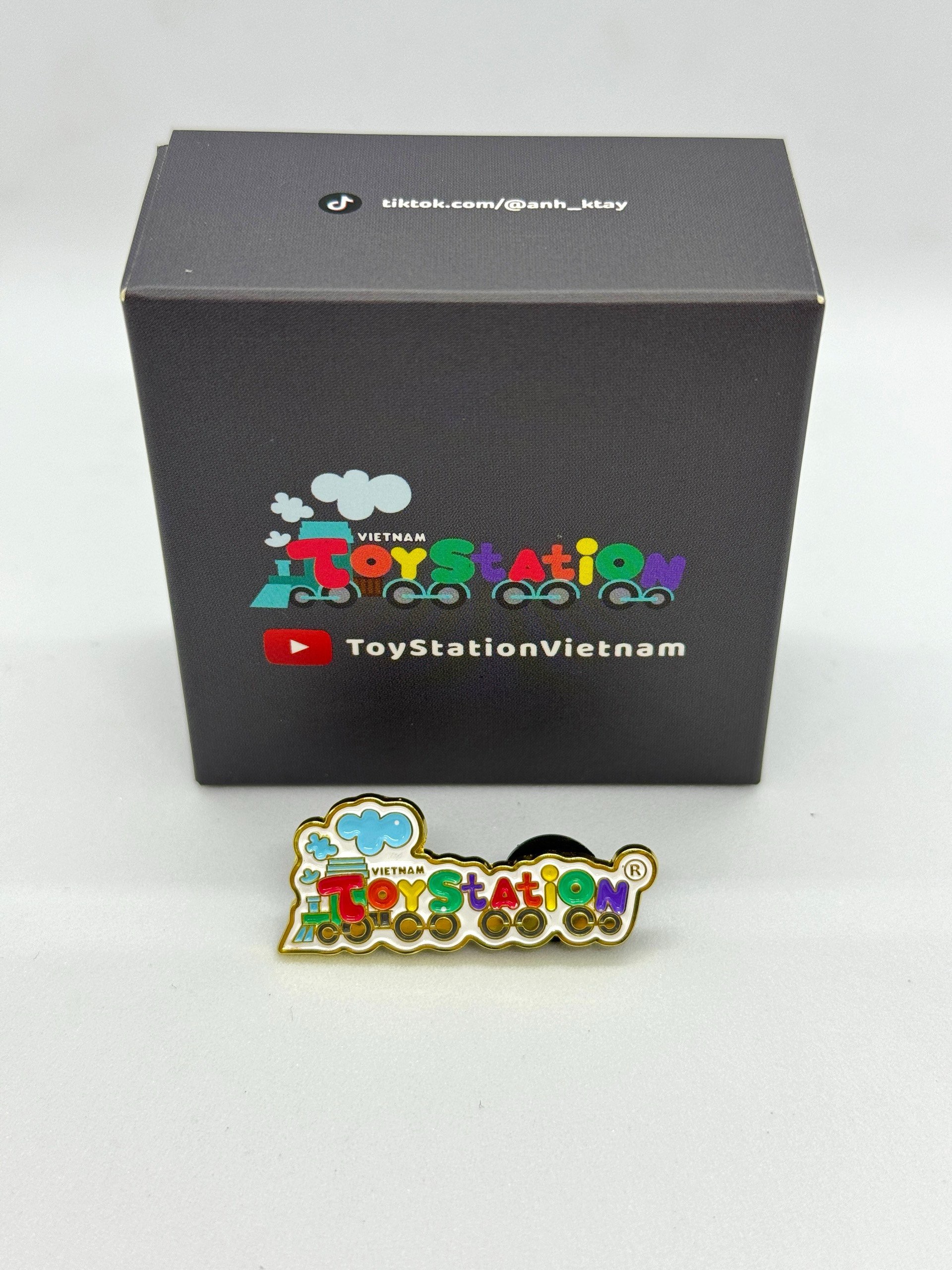 ToyStation Soft Enamel Pin - Pin, huy hiệu, ghim kim loại tráng men nổi cao cấp cài áo, ba lô...