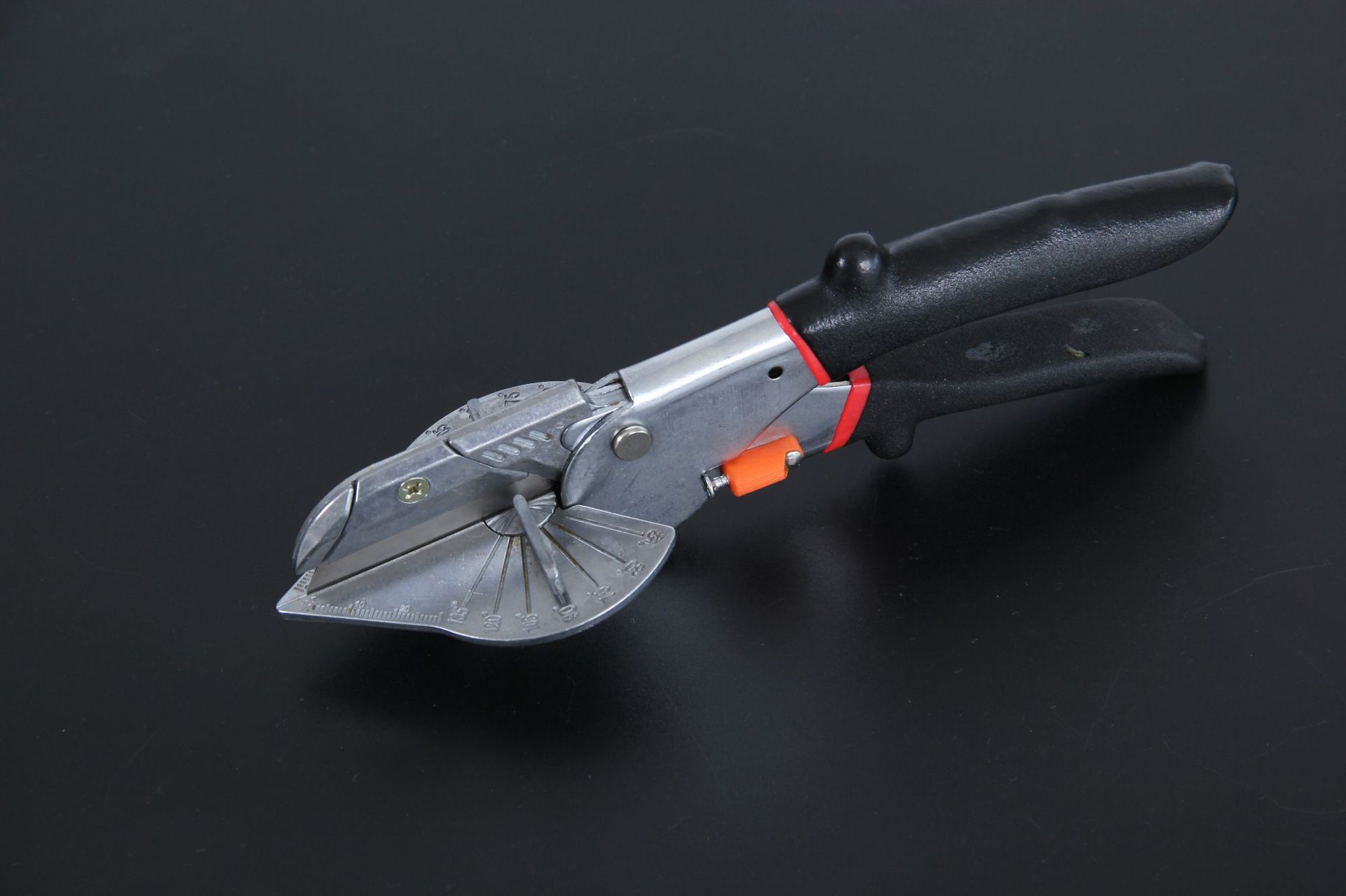 Kìm cắt góc có điều chỉnh