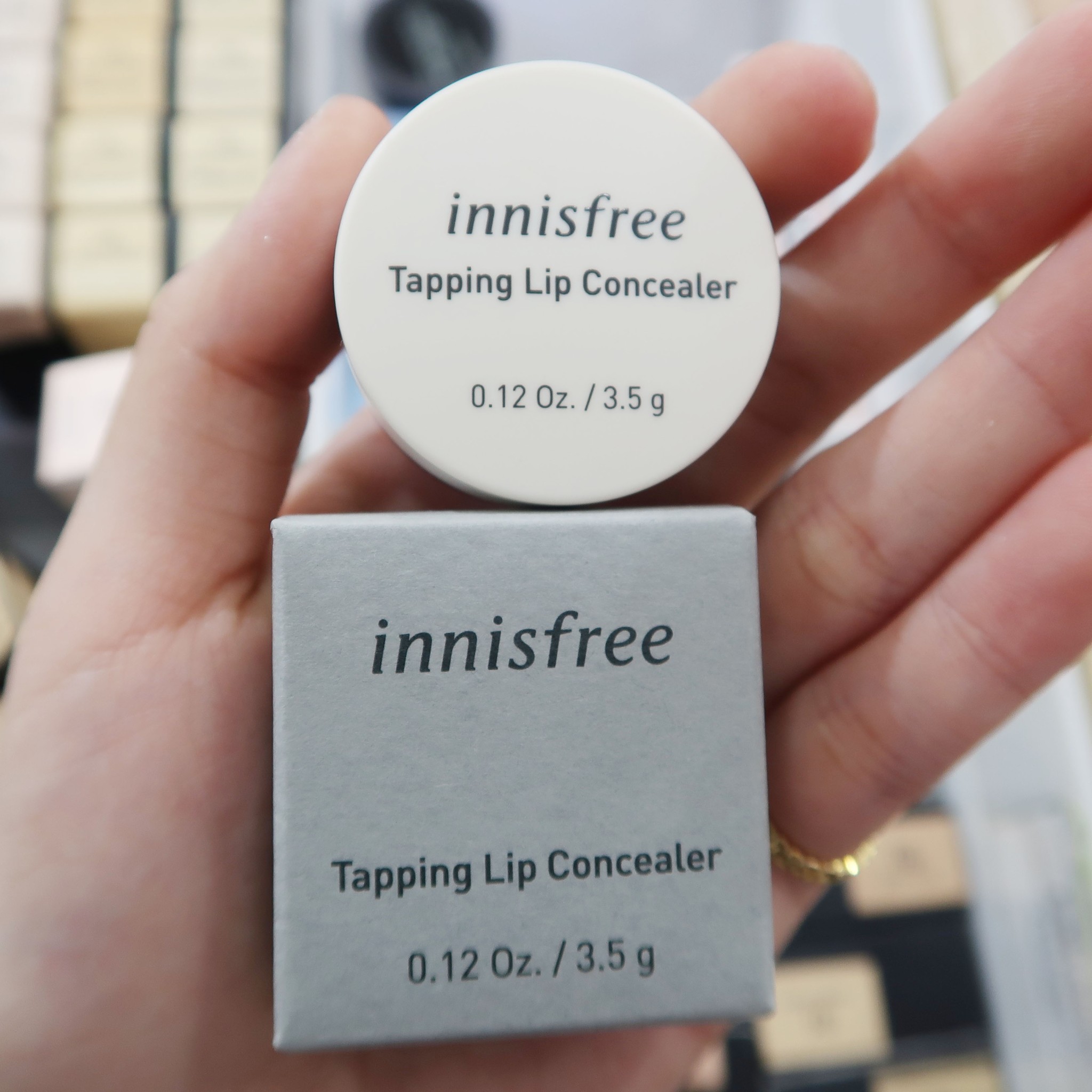 Kem Che Khuyết Điểm Môi Innisfree Tapping Lip Concealer 3.5g