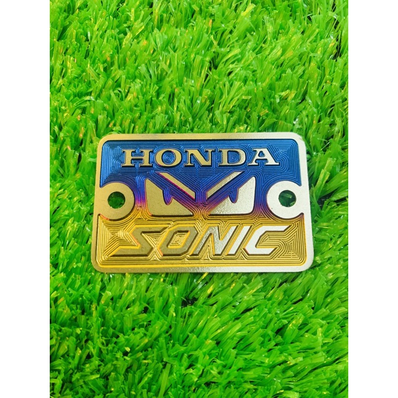 Tem Titan điện phân dán nắp dầu Sonic hình mắt Fendi