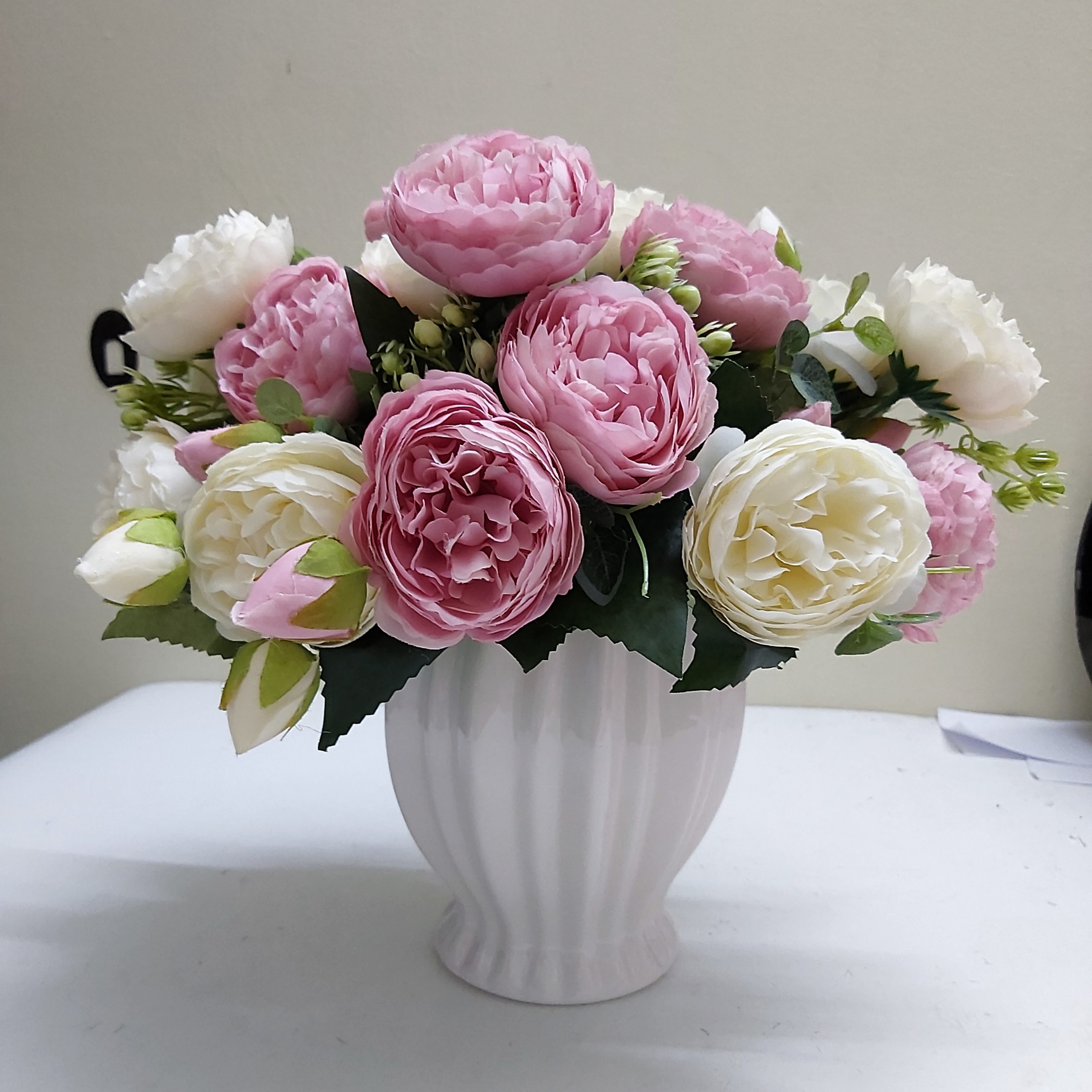 Hoa lụa, bó 5 bông hoa mẫu đơn Ecuador tuyệt đẹp trang trí nhà cửa sang trọng, lọ hoa để bàn trà, bàn ăn, kệ tủ, quầy bar, quầy lễ tân