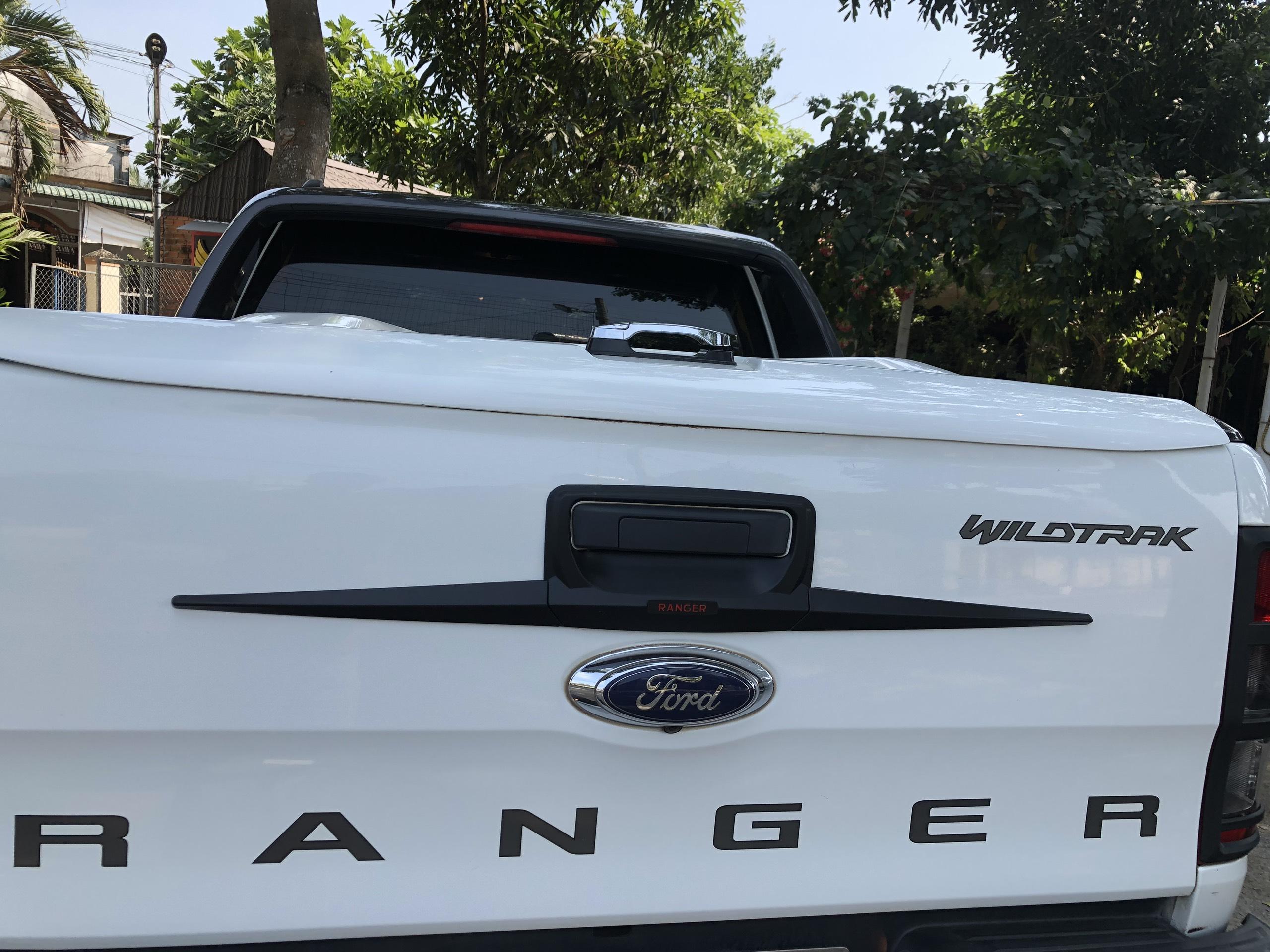 Bộ Ốp hõm cốp đen Ford Ranger đời 2015 đến 2021.