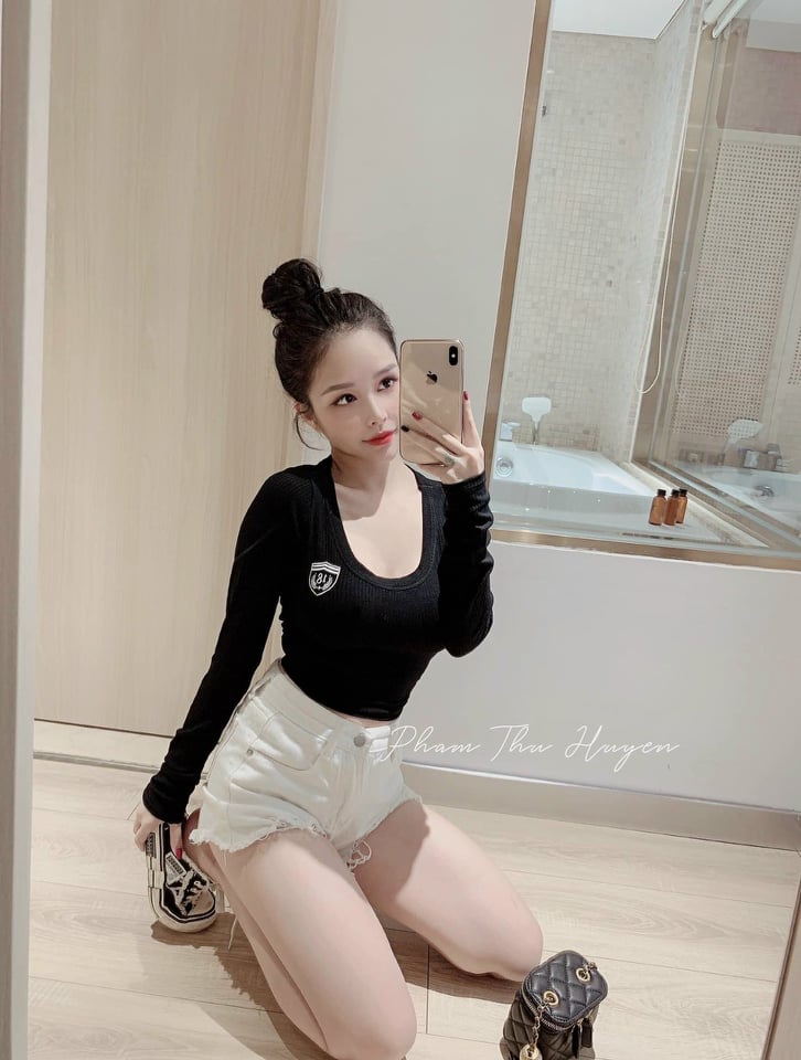 Áo len tay dài gân cổ sieu xinh 40 -55 kg