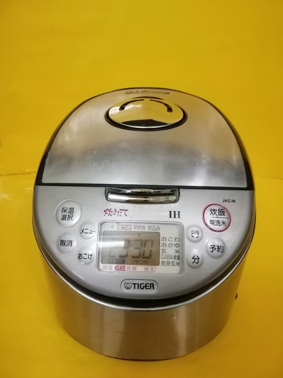 Nồi cơm nội địa Nhật Tiger JKC-W (1.8L)