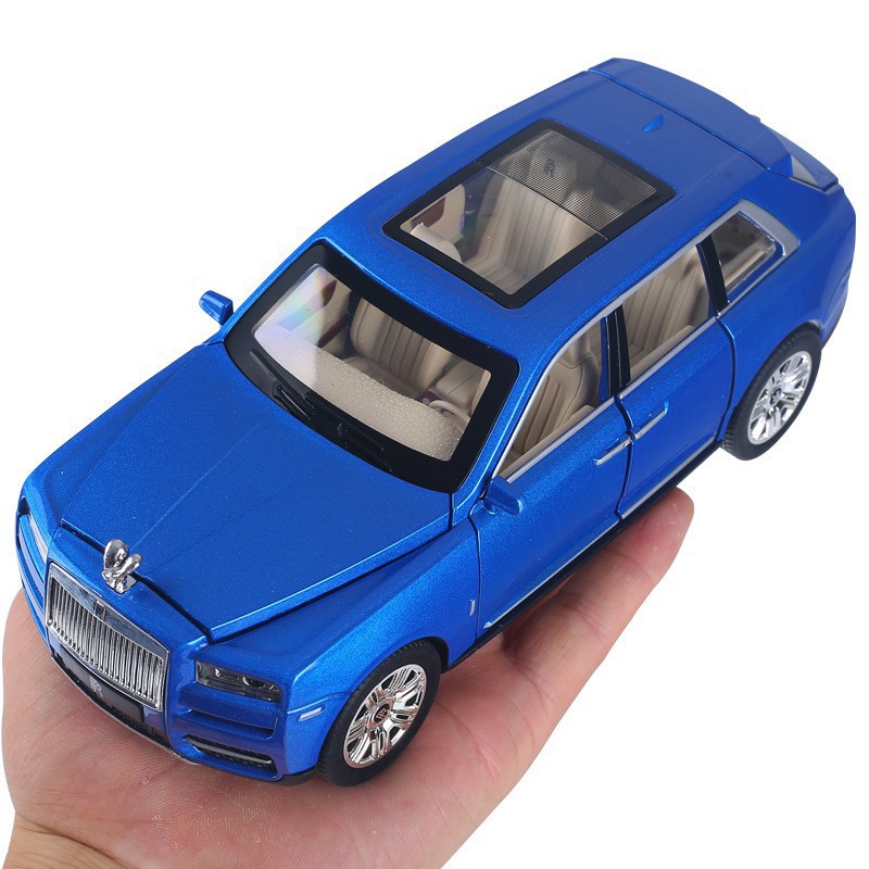 Mô hình siêu xe Rolls Royce Cullinan tỉ lệ 1:24 chất liệu hợp kim cao cấp, có đèn và ánh sáng. Hãng sản xuất Chezhi