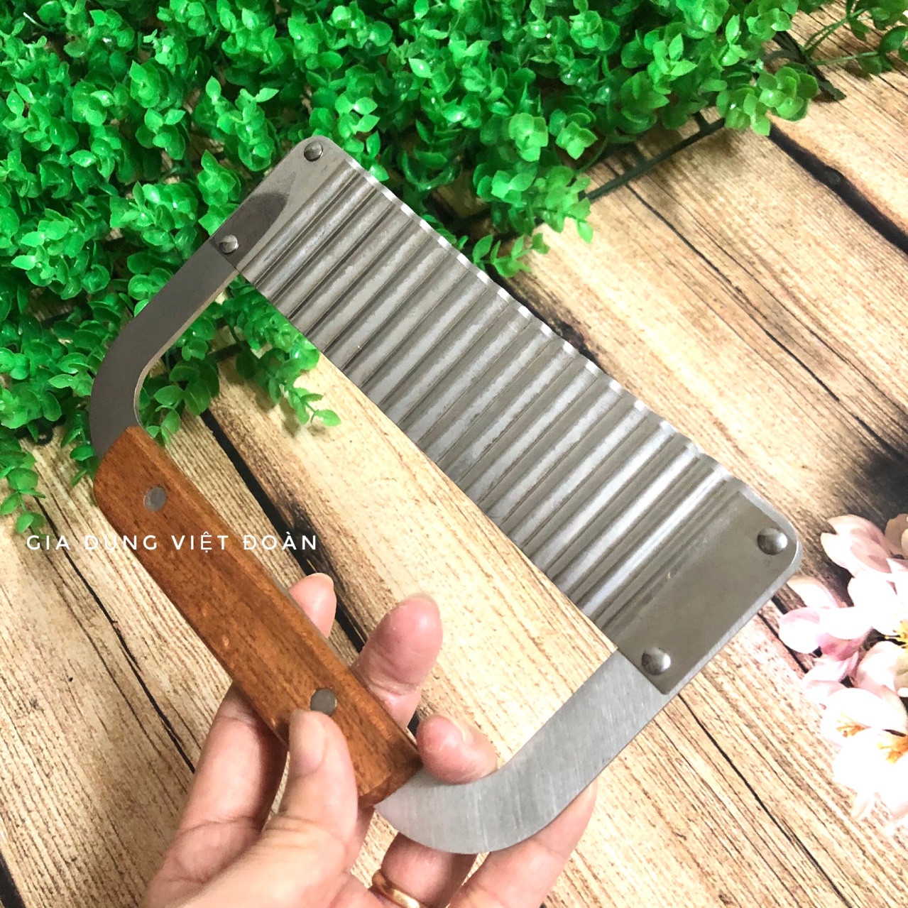 Dao chặn thực phẩm cán gỗ, dùng cắt rau củ quả, rau câu, bánh kẹo trái cây tạo gợn sóng - Tay cầm gỗ tự nhiên, lưỡi Inox Không rỉ cao cấp - Siêu tiện ích dễ vệ sinh an toàn