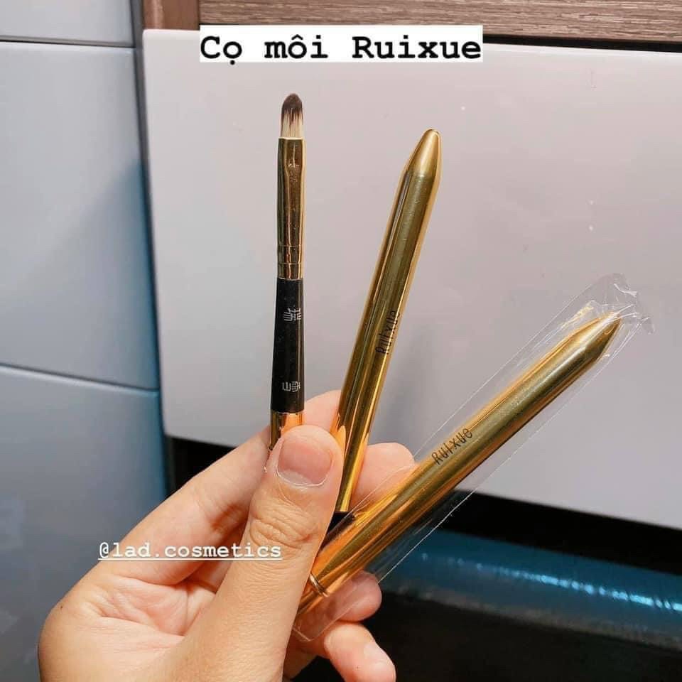 Cọ Đánh Son Môi Rui Xuê Có Nắp Xi Màu Vàng Siêu Mịn Và Tiện Lợi ( Lẻ 1 Cây )