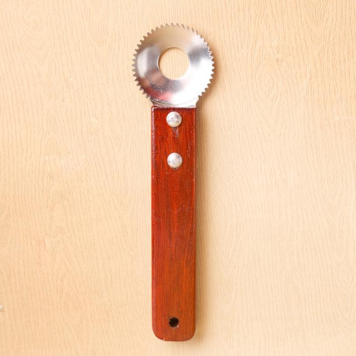 Dụng Cụ Nạo Dừa Tiện Dụng bằng Gỗ Dragon Vạn Lợi