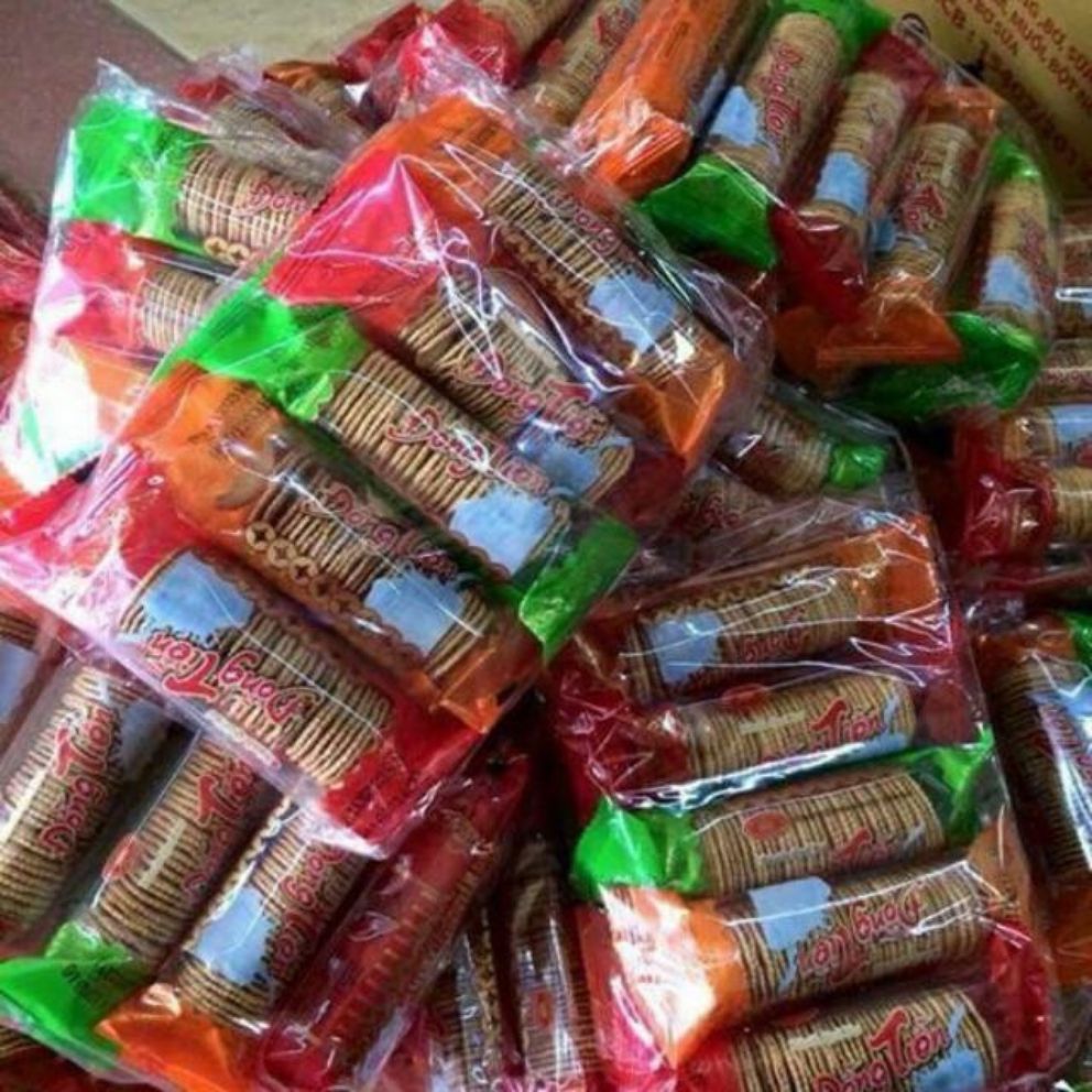 1 thùng bánh quy đồng tiền (12 bịch)