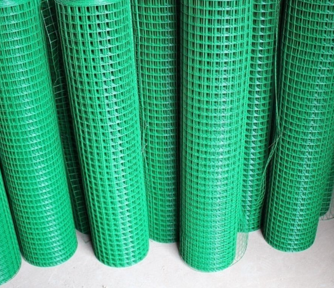 Lưới sắt bọc nhựa màu xanh giá tính theo cuộn,khổ 1m