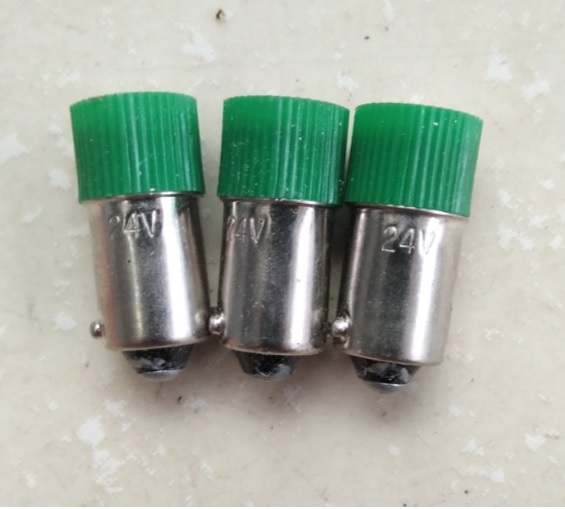 BÓNG LED 24V DC/AC ĐUÔI GÀI 9MM BA9S MÀU XANH